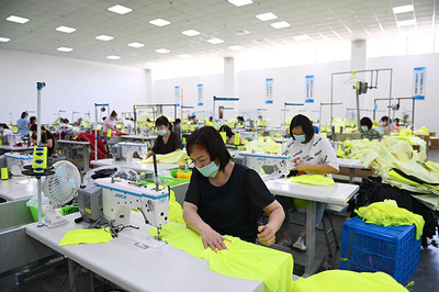 陕西平利:社区小工厂 就业大舞台